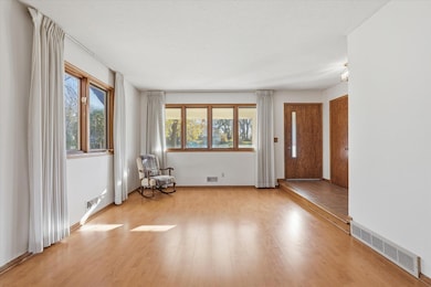 1823 Gramsie Rd, New Brighton, MN 55112 - photo 5