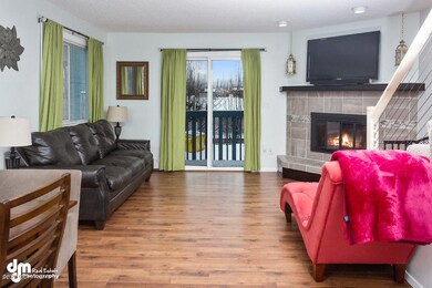 Living Room_DMD_6291-SMALL