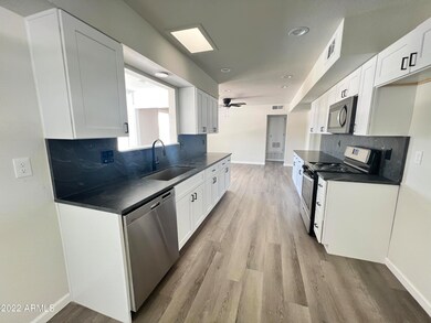 29B25AEC-22A3-4573-94C3-181906EE0962