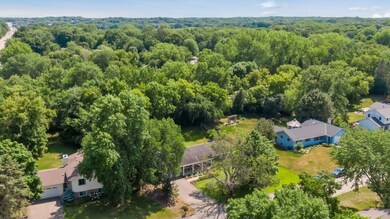 17609 Leemans Dr, Minnetonka, MN 55345 - photo 4