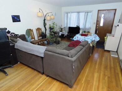 #193 Living Room 2