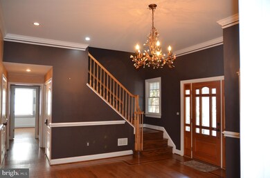 6614 Van Winkle Dr, Falls Church, VA 22044 - photo 2