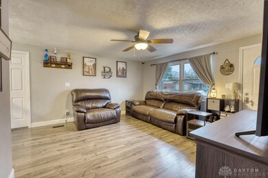 1403 Texas Dr, Xenia, OH 45385 - photo 4