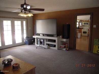 family room 4