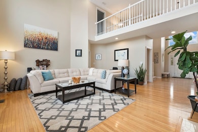 unlisted-address, Hawthorn Woods, IL 60047 - photo 7