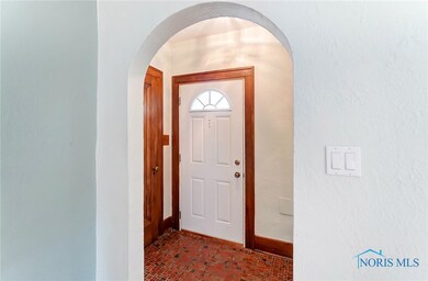 3919 Grantley Rd, Toledo, OH 43613 - photo 5