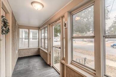 536 Newton St, Waterloo, IA 50703 - photo 5