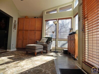 3516 SW Skyline Pkwy, Topeka, KS 66614 - photo 2