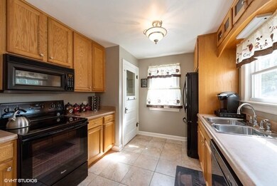 334 N Harvey St, Griffith, IN 46319 - photo 3