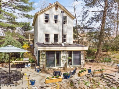 144 Sawkill Ave, Milford, PA 18337 - photo 4