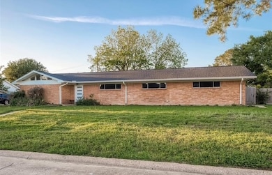 4800 Country Club View, Baytown, TX 77521 - photo 3