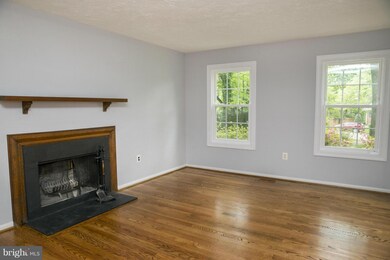 6636 Haycock Rd, Falls Church, VA 22043 - photo 7