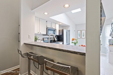 7826 Aquarius Cir S, Jacksonville, FL 32216 - photo 5