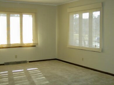 Living Room View 2<|><|>