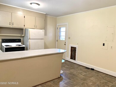 Kitchen with W/D hookup