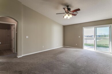 04 Living Room_