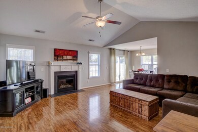 217 Belvedere Dr Holly Ridge-large-006-9