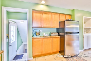 1611 Evergreen St-18