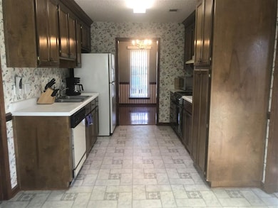 211 Traders Pass, Warner Robins, GA 31088 - photo 4