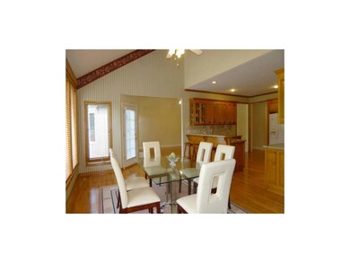 Eat-in Kitchen
