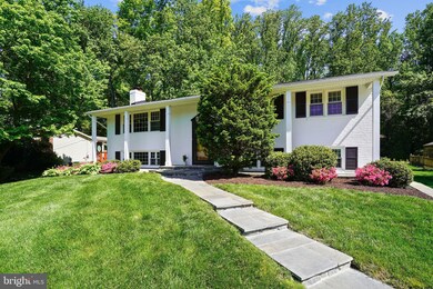 9040 Ashmeade Dr, Fairfax, VA 22032 - photo 3