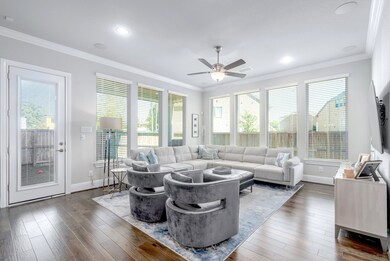 1118 Shepherd Oaks Dr, Houston, TX 77018 - photo 3