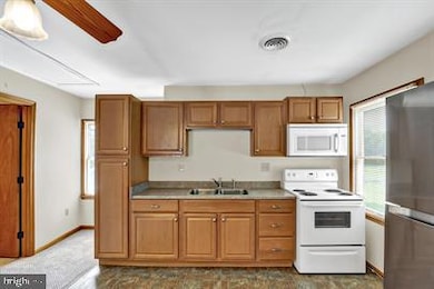 1049 Yoder Dr unit A, Hartly, DE 19953 - photo 3