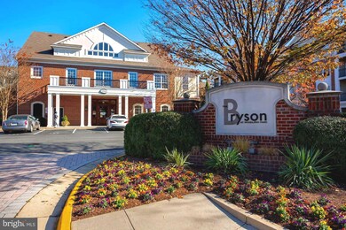 12917 Centre Park Cir unit 312, Herndon, VA 20171 - photo 2