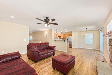 R - Chestnut Commons Dr 028