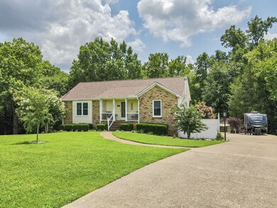1405 Creekview Ct, Columbia, TN 38401 - photo 3