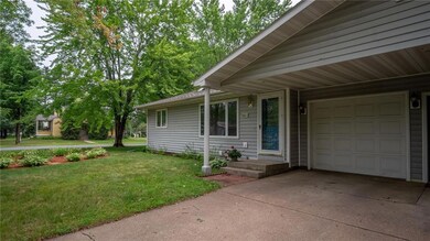 122 18th St N unit A, Menomonie, WI 54751 - photo 3