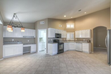 Kitchen (2)