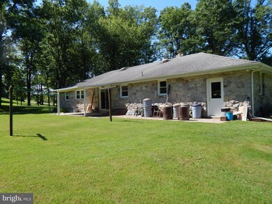 879 Hoffmansville Rd, Bechtelsville, PA 19505 - photo 2