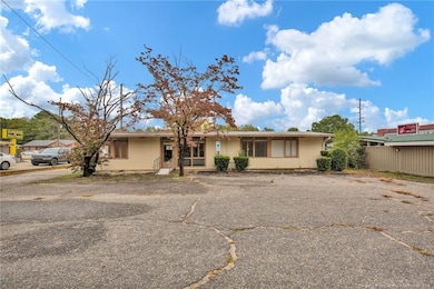 516 Owen Dr, Fayetteville, NC 28304 - photo 2