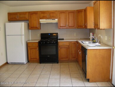 109 Dominic Cir, Stroudsburg, PA 18360 - photo 4