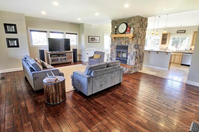 20793 NW Oneil Hwy, Redmond, OR 97756 - photo 5