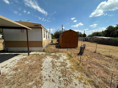 827 Skylark Dr, Granbury, TX 76049 - photo 3