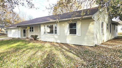 107 W 13th St, Pleasanton, KS 66075 - photo 2