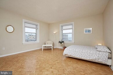 Woodley Condominium unit 503, Washington, DC 20009 - photo 4