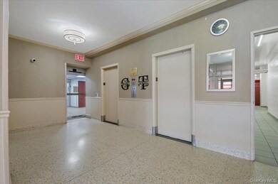 Grandview Tower unit 4B, Elmhurst, NY 11373 - photo 7