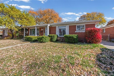 28876 Palm Beach Dr, Warren, MI 48093 - photo 3