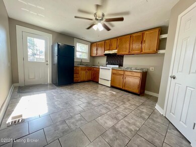 928 E 8th St, New Albany, IN 47150 - photo 5