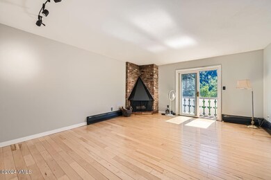 4133 Spruce Way #6 - Web Quality - 004 -
