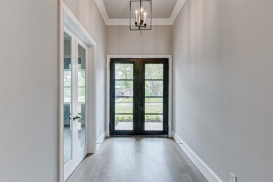 An alternate view of the front foyer
highlights t