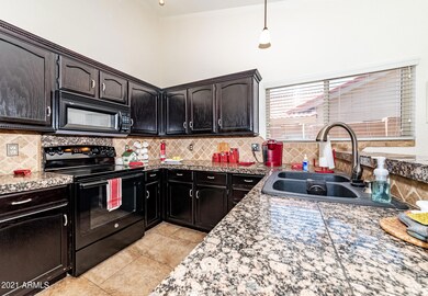 5552 E Enrose St-17
