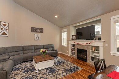 20492 SE Clover Ct-6