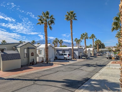 70200 Dillon Rd unit 422, Desert Hot Springs, CA 92241 - photo 2