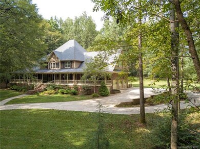 Circular drive offers plenty of turn around and extra parking