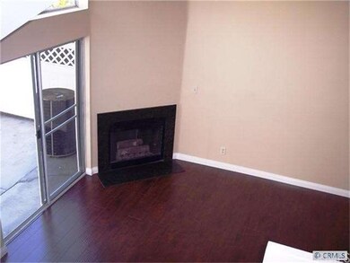 Living Room with Fireplace with Automatic Igniter