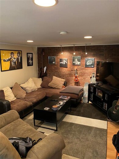 32 Grove St unit E, Dover, NH 03820 - photo 3